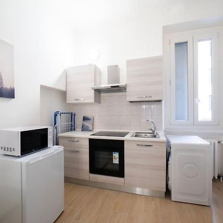 Apartment 4 Stops From The City Center Milano Exterior foto