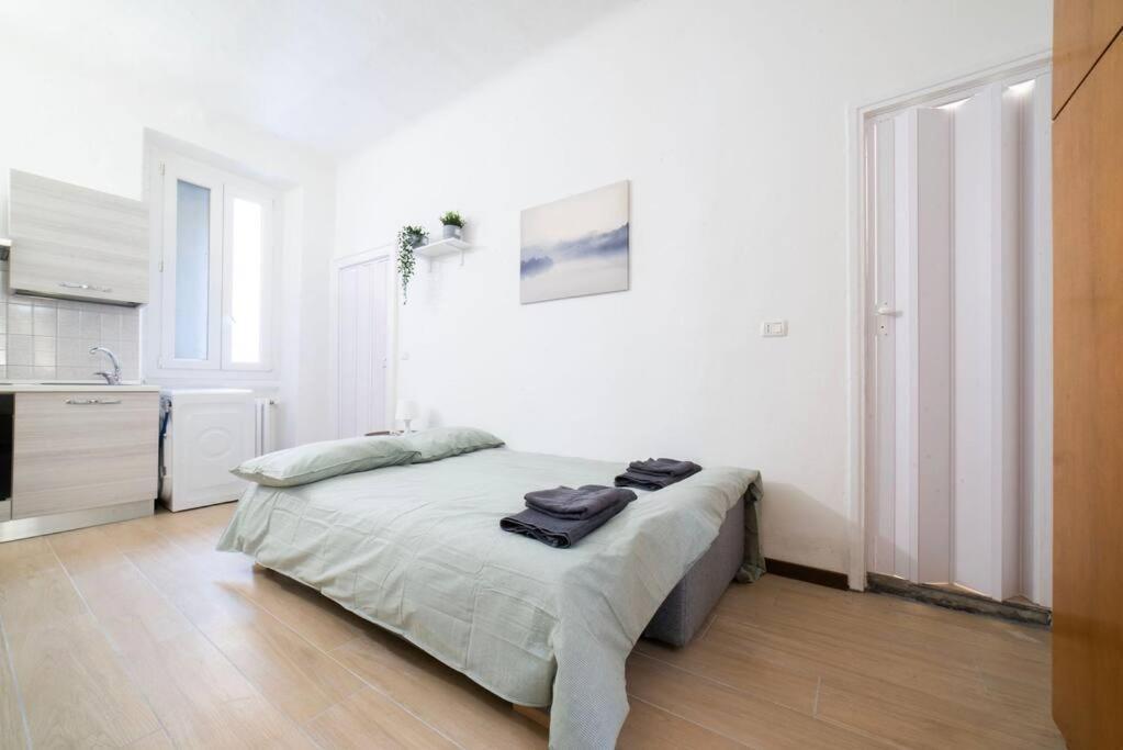 Apartment 4 Stops From The City Center Milano Exterior foto