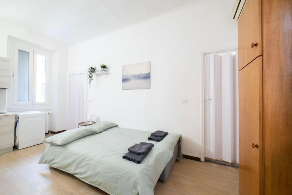 Apartment 4 Stops From The City Center Milano Exterior foto